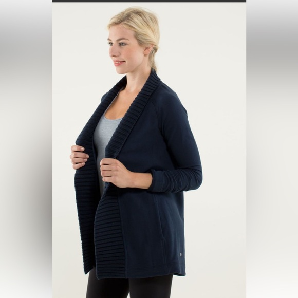 Lululemon Bliss Break Wrap French Terry in Inkwell size 4 - Picture 3 of 15